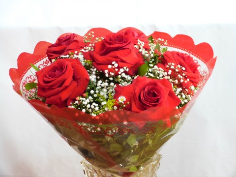 Buque com 6 Rosas Importadas
